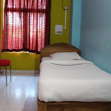 Lg Towers Hotel Guwahati Bagian luar foto