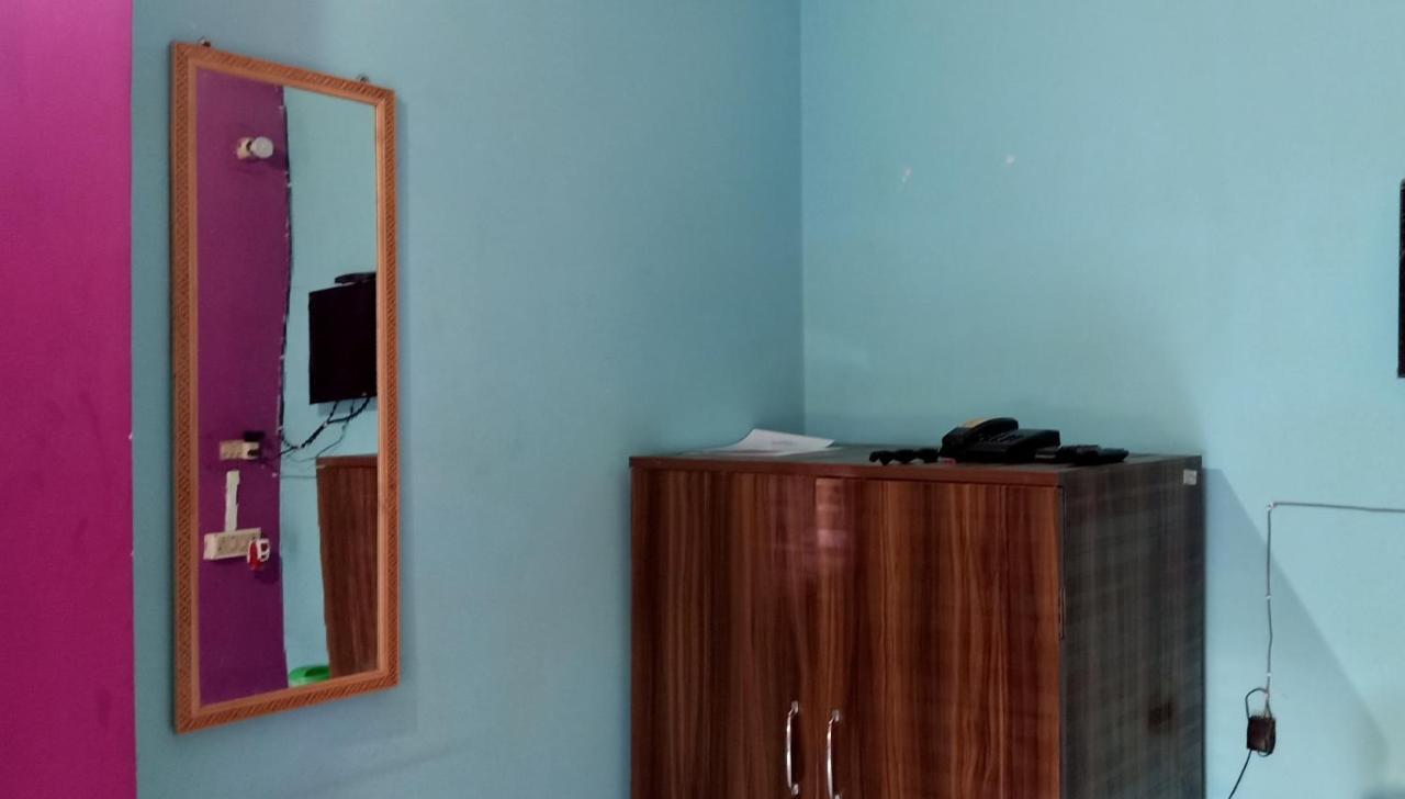 Lg Towers Hotel Guwahati Bagian luar foto
