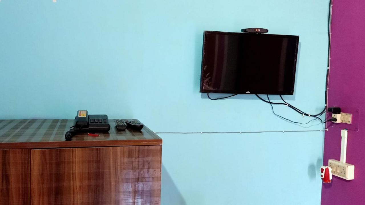 Lg Towers Hotel Guwahati Bagian luar foto