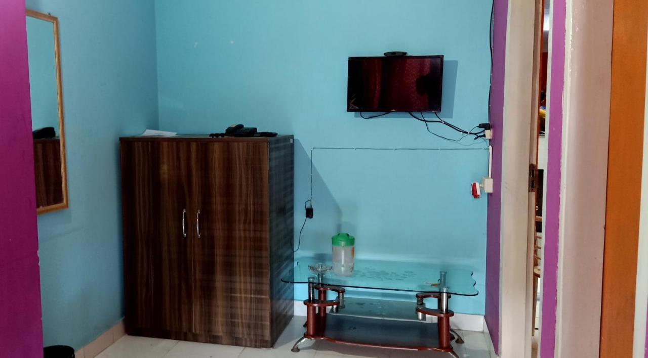 Lg Towers Hotel Guwahati Bagian luar foto