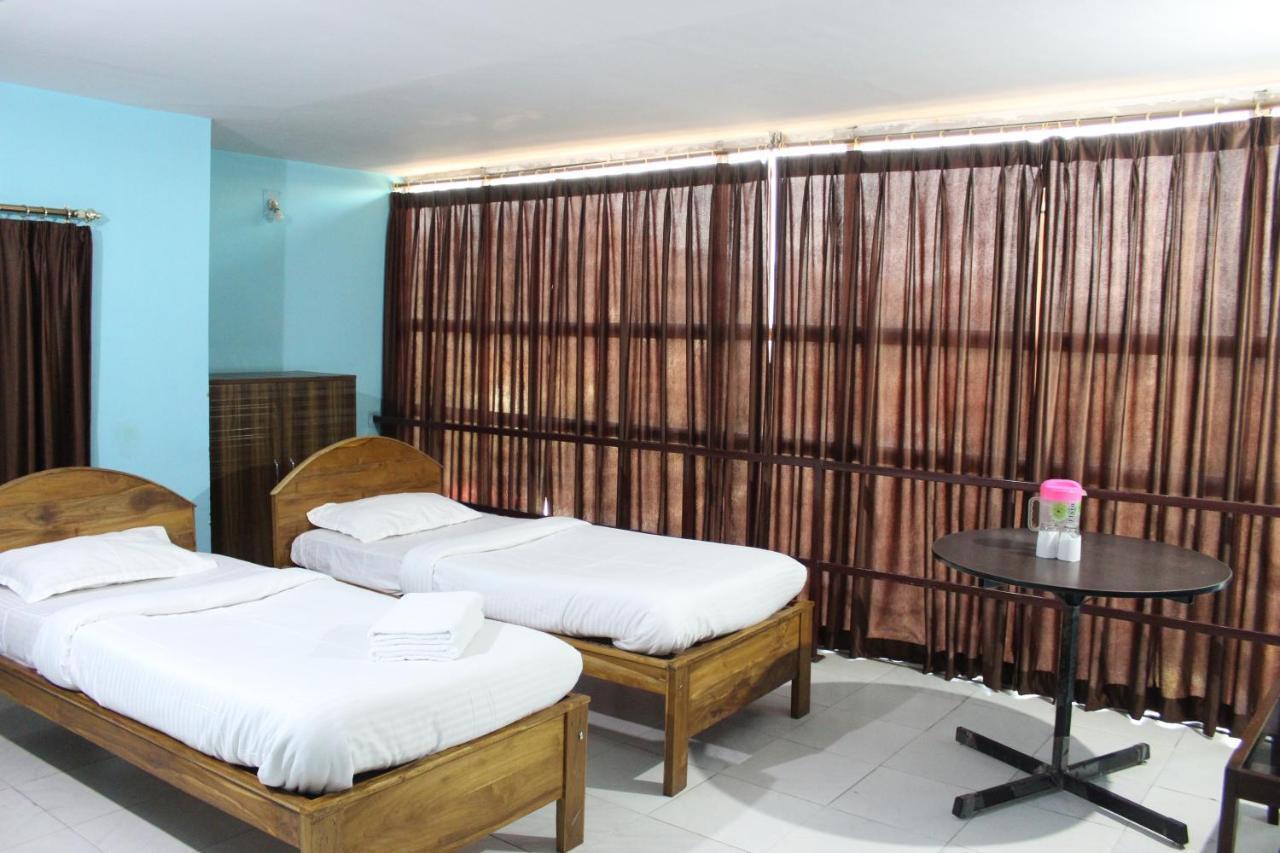 Lg Towers Hotel Guwahati Bagian luar foto