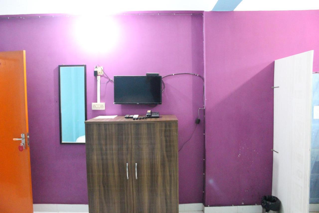 Lg Towers Hotel Guwahati Bagian luar foto