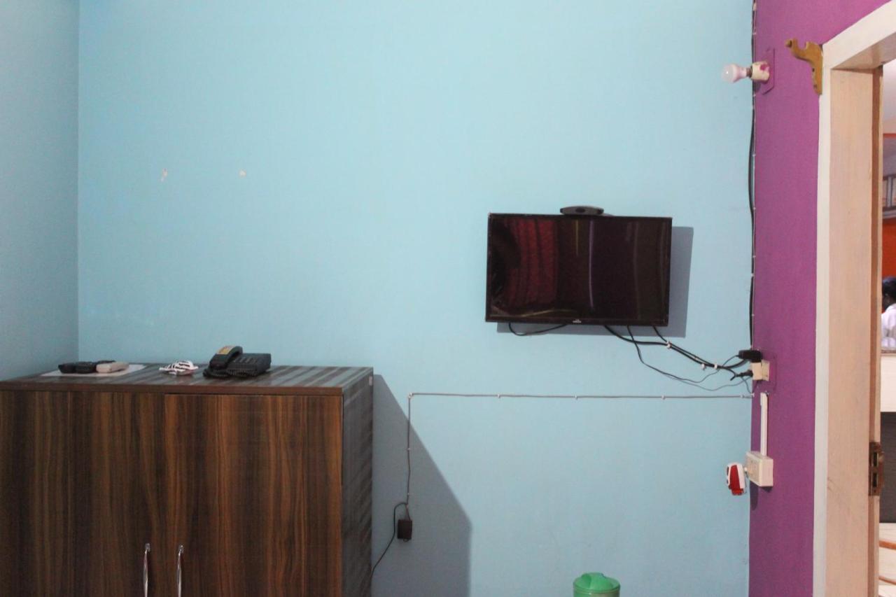 Lg Towers Hotel Guwahati Bagian luar foto